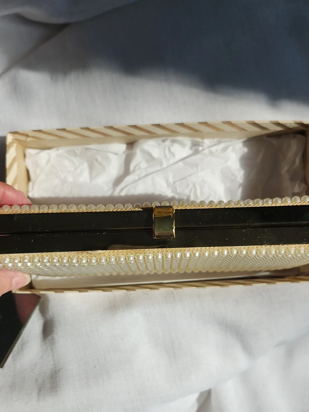 JR USA Ex Cond Vintage 50's Faux Pearl Gold Tone Snap Closure Box Clutch, $25